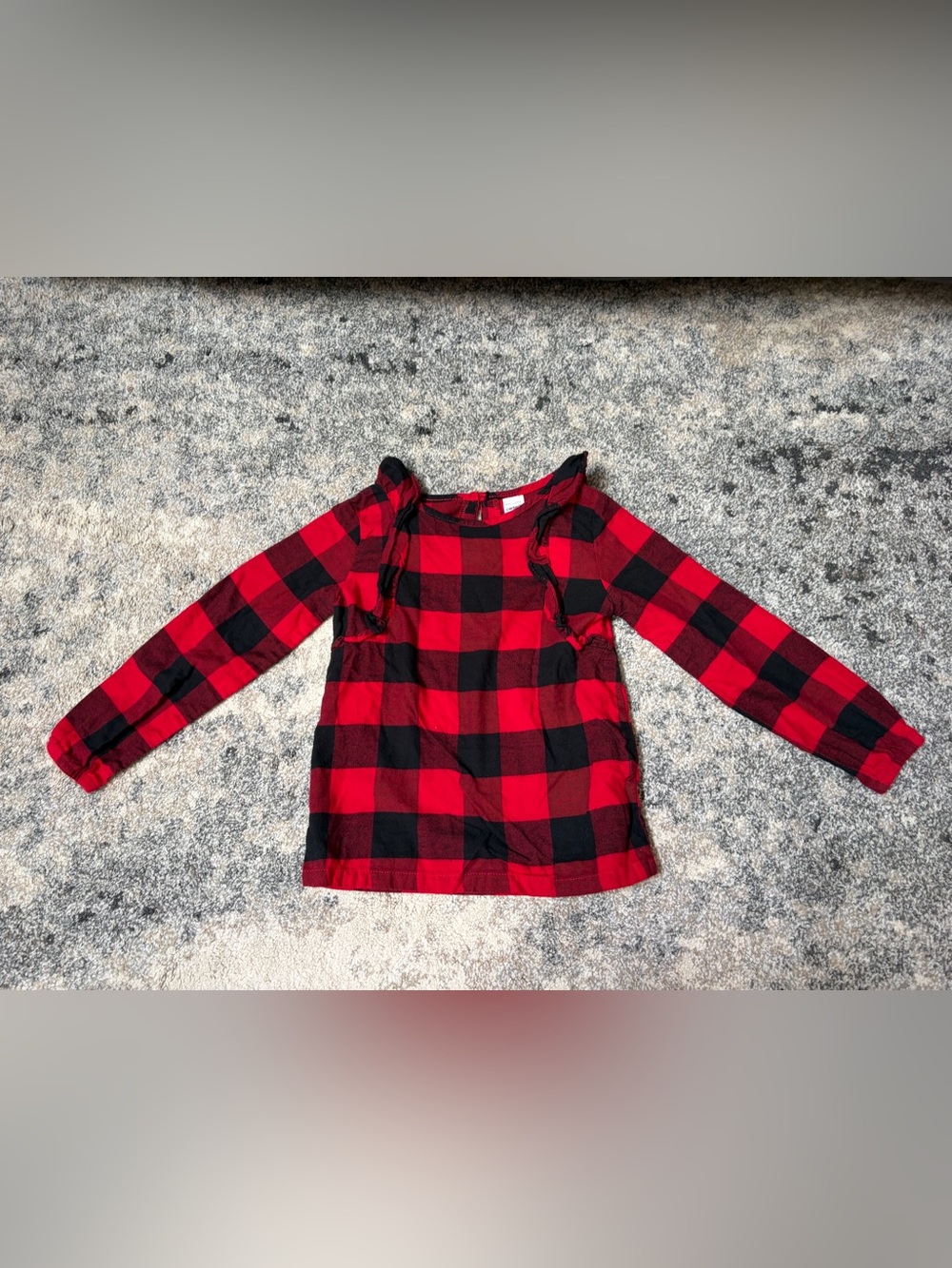 Girls size 5 Buffalo plaid long sleeved top